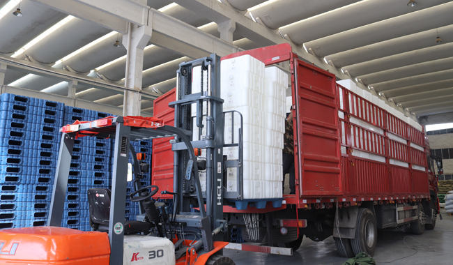 打鐵必須自身硬,質量好的塑料托盤有什么要求?