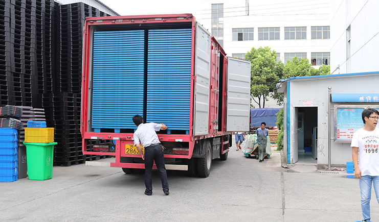 吹塑托盤(pán)廠(chǎng)家,為您詳細(xì)解讀托盤(pán)尺寸規(guī)格